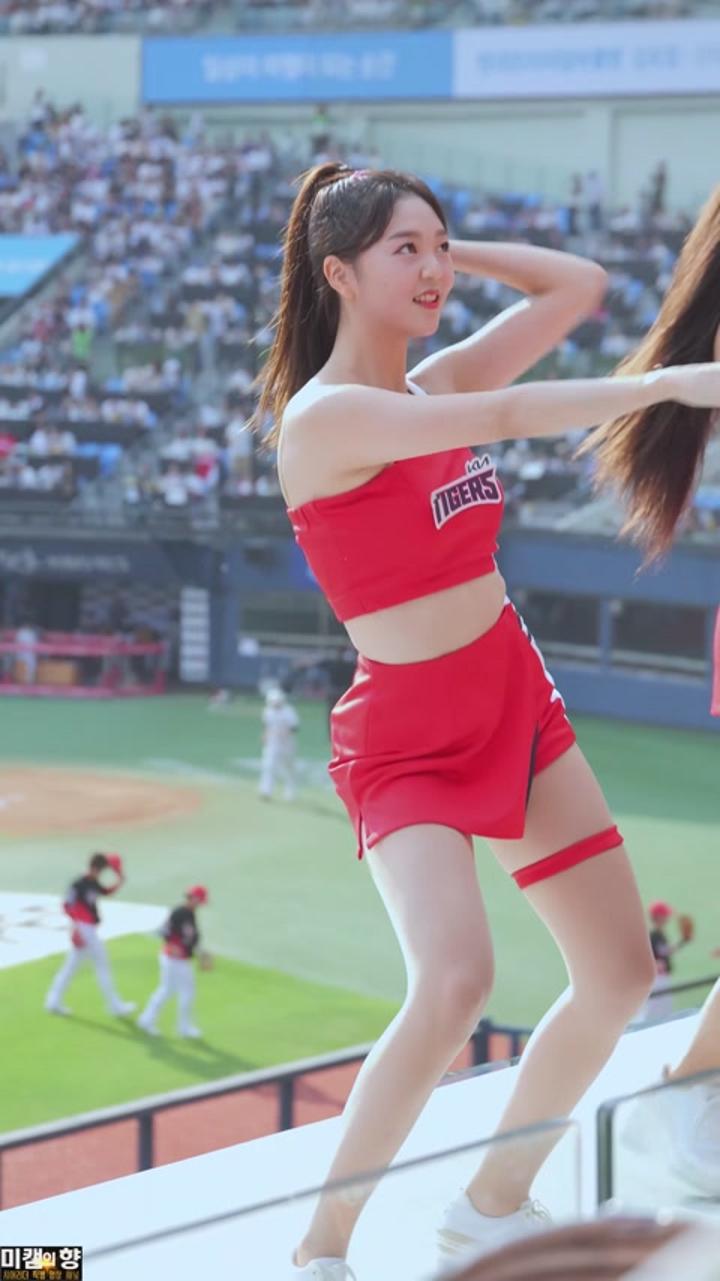 230611 치어리더 유수아 직캠 (2) 비디오 썸네일 이미지