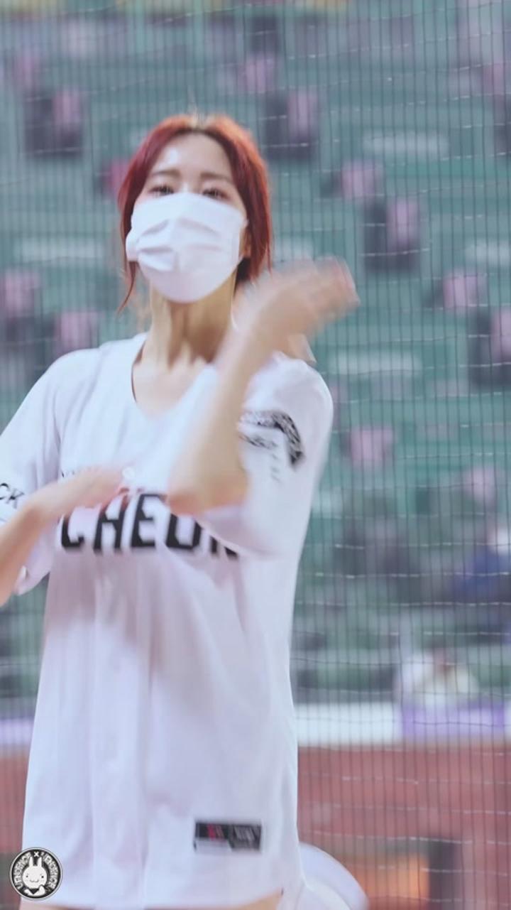 210414 치어리더 김도아 직캠 비디오 썸네일 이미지