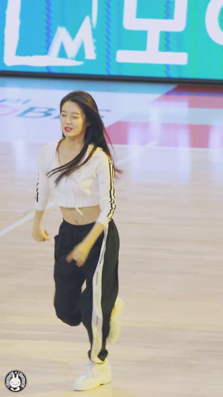 200110 치어리더 신세희 직캠 비디오 썸네일 이미지
