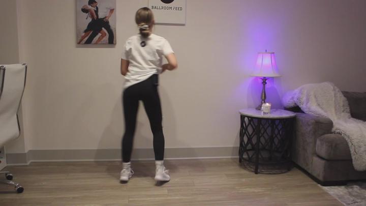 10 Minute Beginner Cha Cha Workout - Fitness Friday 비디오 썸네일 이미지
