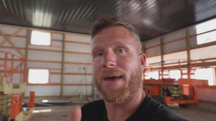 Post Frame Interior Finishes with a Black Ceiling- Farm Chains 10 비디오 썸네일 이미지