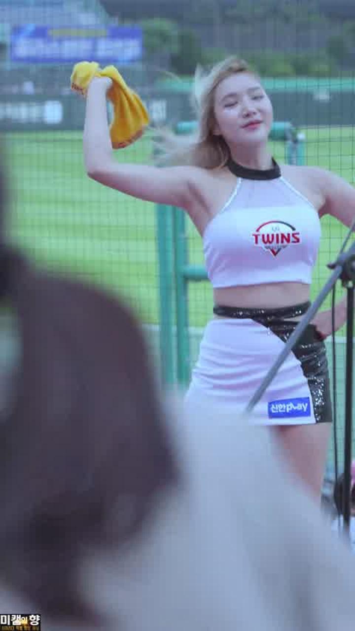 230608 치어리더 이진 직캠 (3) 비디오 썸네일 이미지