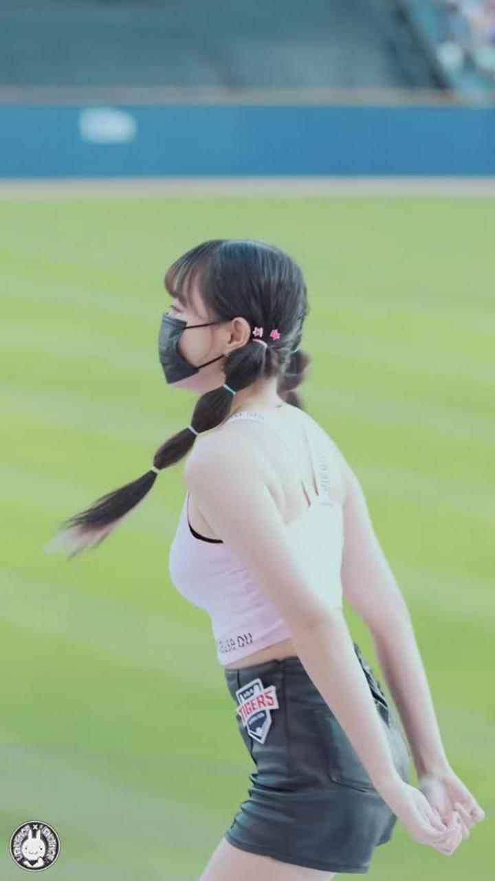220601 치어리더 변하율 직캠 Byun Hayul Fancam (4) 비디오 썸네일 이미지