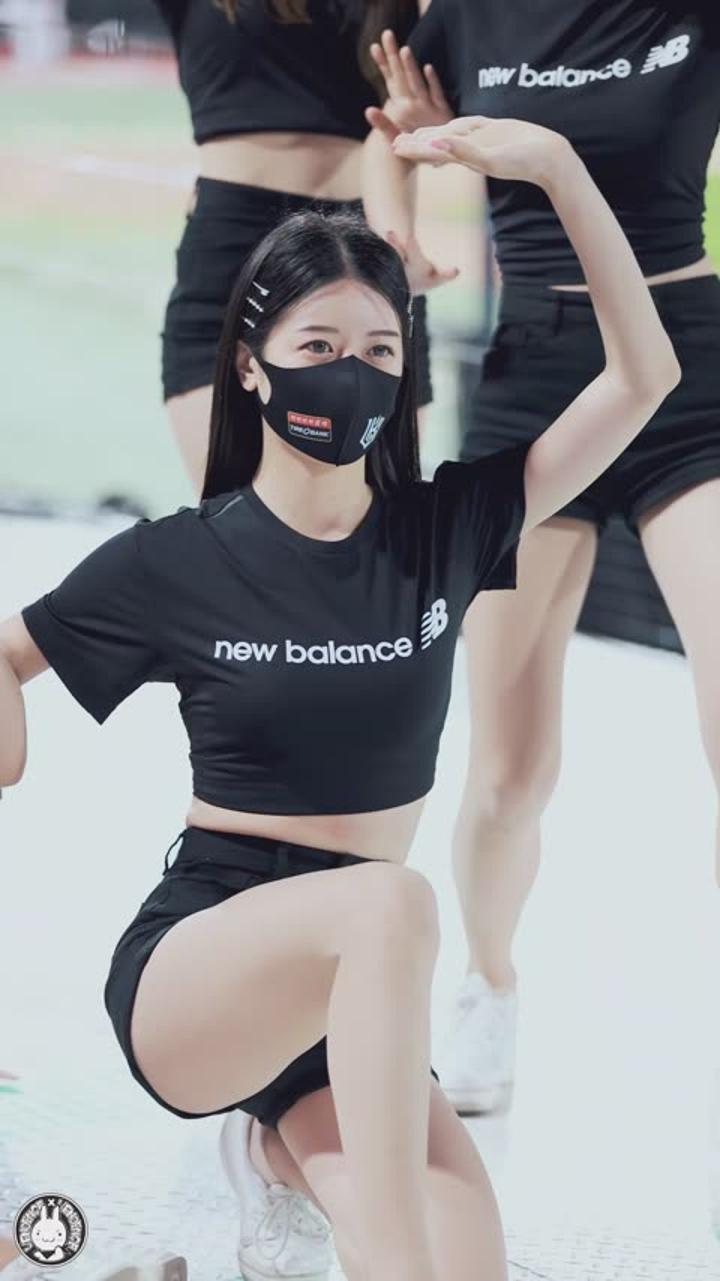 220426 치어리더 신세희 직캠 (1) 비디오 썸네일 이미지