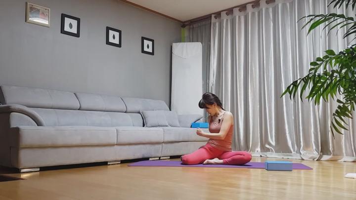 골반교정으로 하체의 순환, 하체의 비만을 풀어요. 비디오 썸네일 이미지