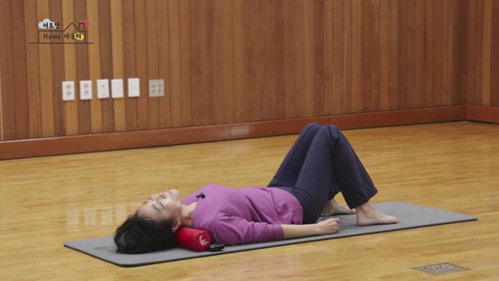 [시니어 요가] 28회.기혈을 자극하는 시니어 발요가 45분 비디오 썸네일 이미지