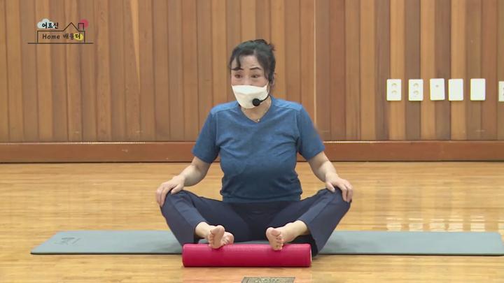 [시니어 요가] 08회. 하지정맥류 뚫어주는 건강봉운동 비디오 썸네일 이미지