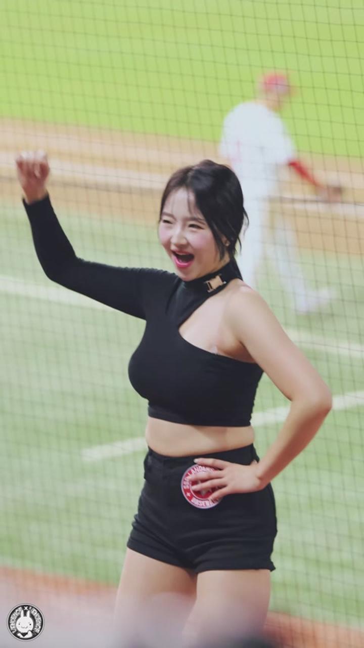 240403 치어리더 이엄지 직캠 (4) 비디오 썸네일 이미지