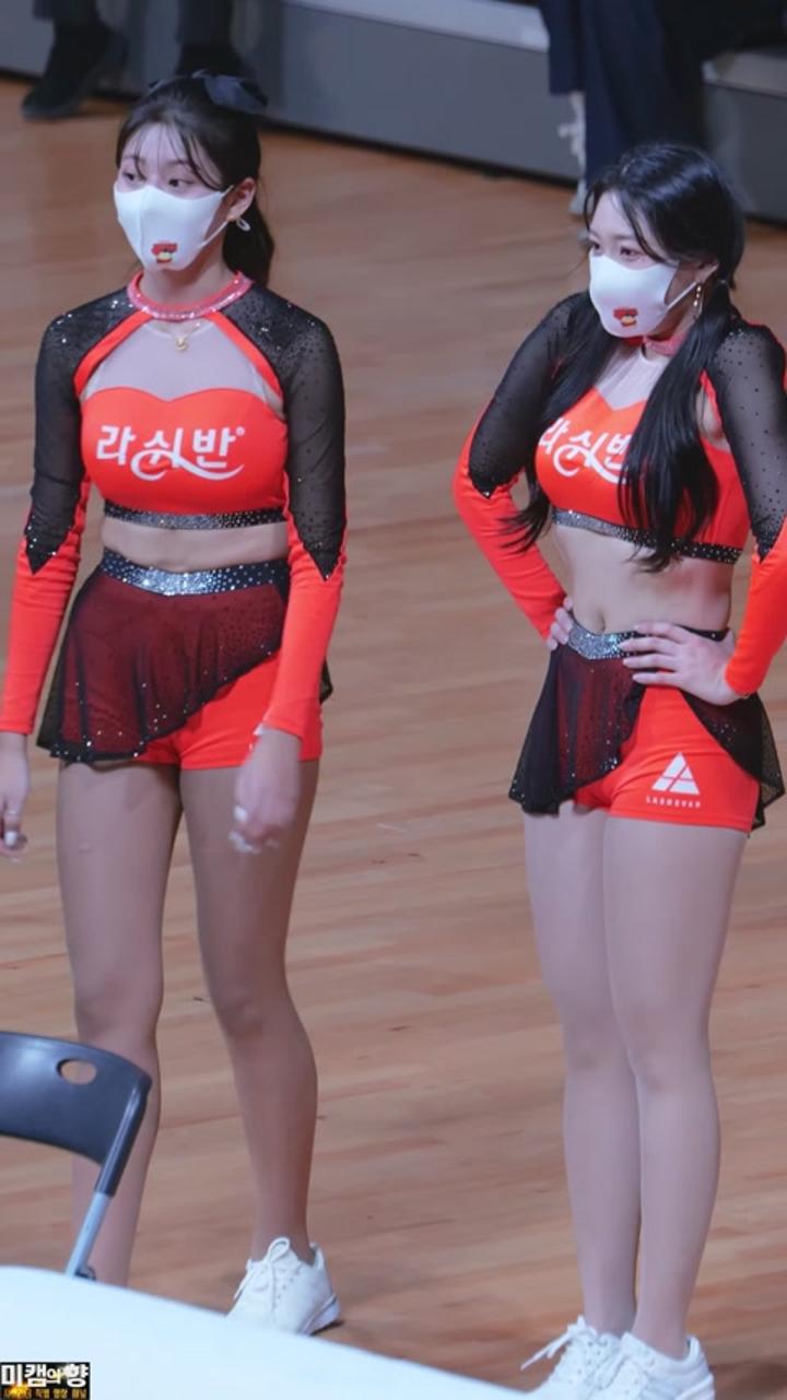 221231 치어리더 김이서, 조예린 직캠 비디오 썸네일 이미지