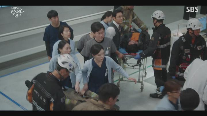 낭만닥터 김사부 시즌3.E15.230616.1080p-NEXT 비디오 썸네일 이미지