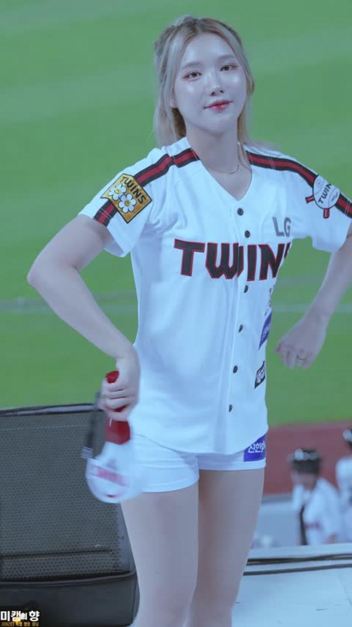 230517 치어리더 이진 직캠 비디오 썸네일 이미지