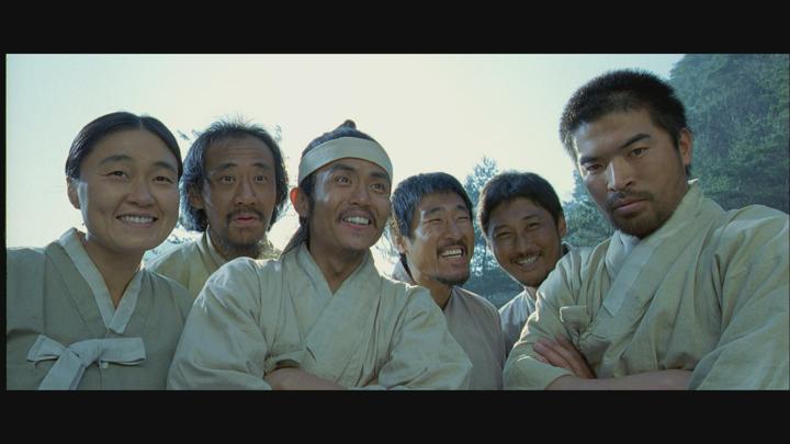 웰컴 투 동막골.2005.1080p.BluRay.REMUX-Froad [정재영, 신하균, 강혜정] [웰컴투동막골] 비디오 썸네일 이미지