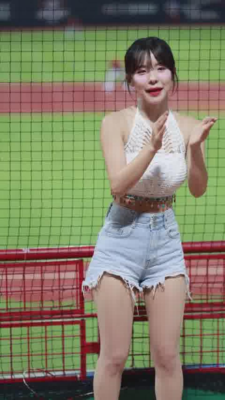 치어리더 이다혜 직캠 Cheerleader (132) 비디오 썸네일 이미지