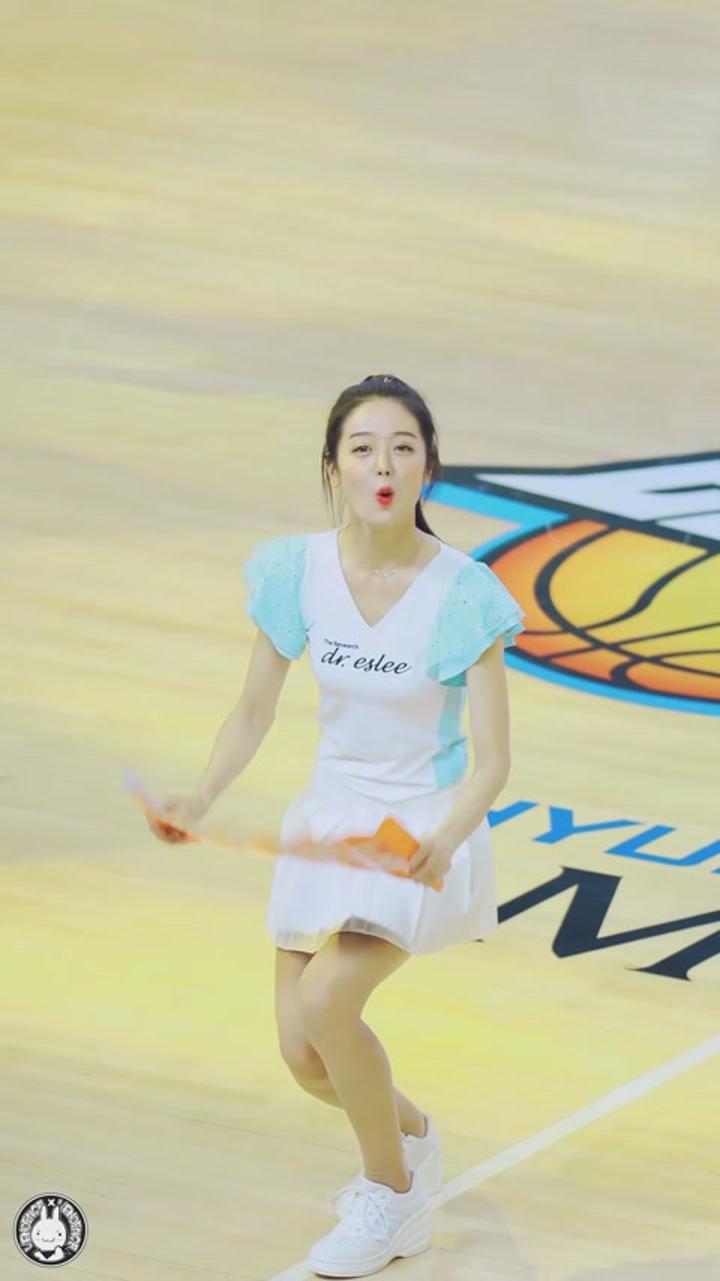 191215 치어리더 신세희 직캠 (3) 비디오 썸네일 이미지