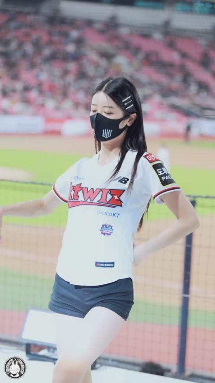 220426 치어리더 신세희 직캠 (4) 비디오 썸네일 이미지