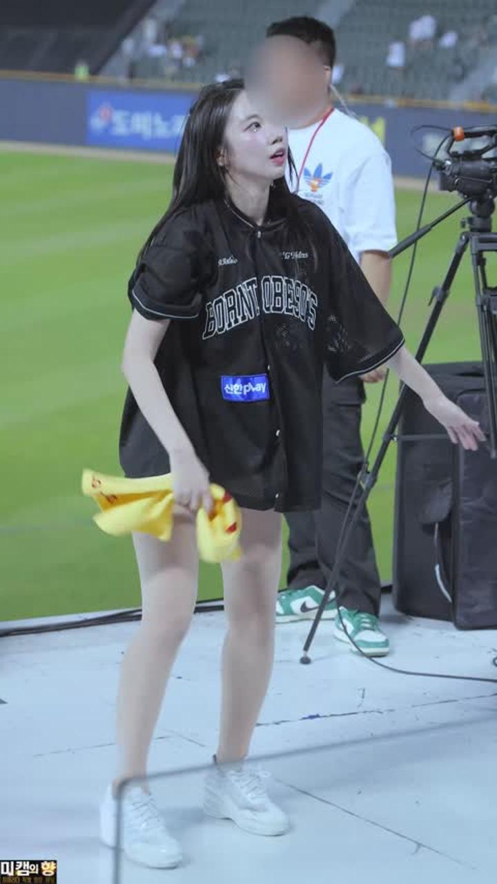230803 치어리더 오윤솔 직캠 (2) 비디오 썸네일 이미지