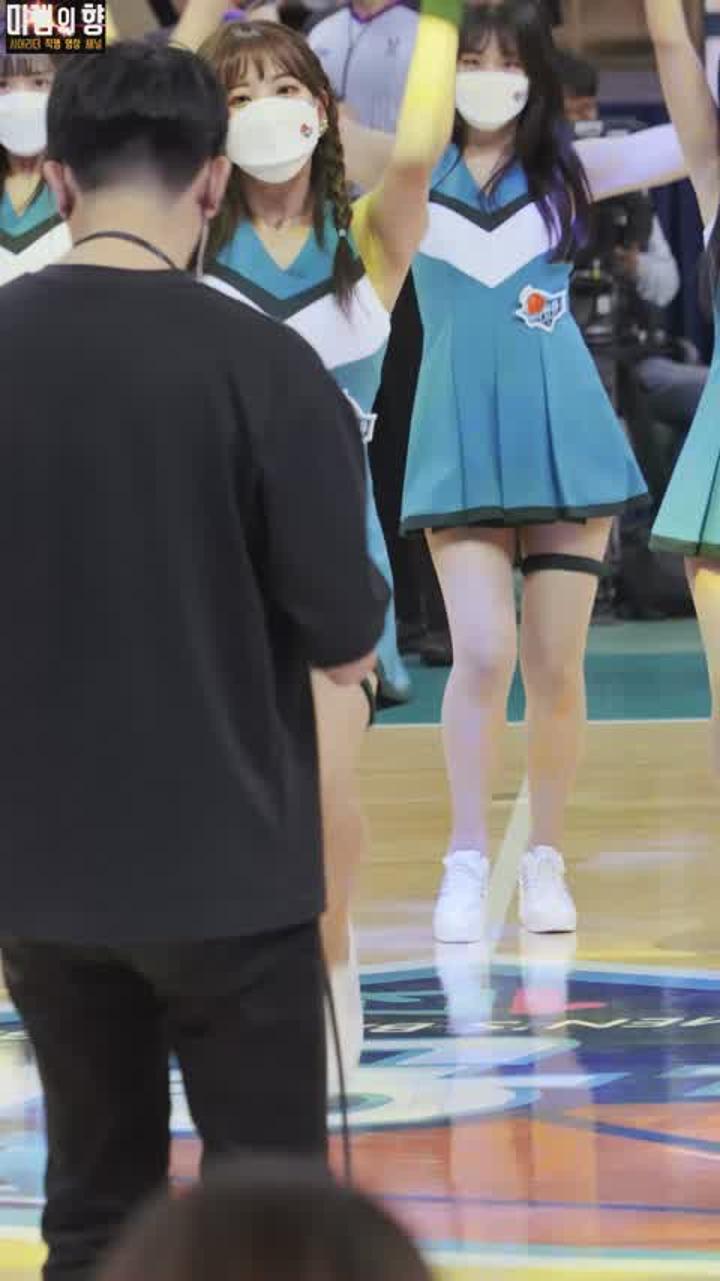 221110 치어리더 김한나, 유수아, 변하율 직캠 비디오 썸네일 이미지
