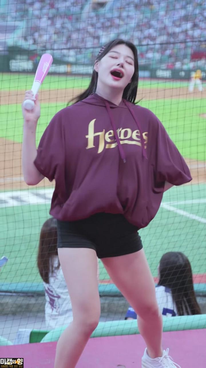 230604 치어리더 이예빈 직캠 비디오 썸네일 이미지