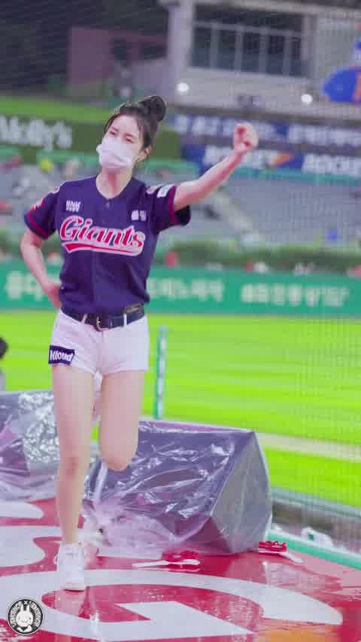 210704 치어리더 이시아 직캠 비디오 썸네일 이미지