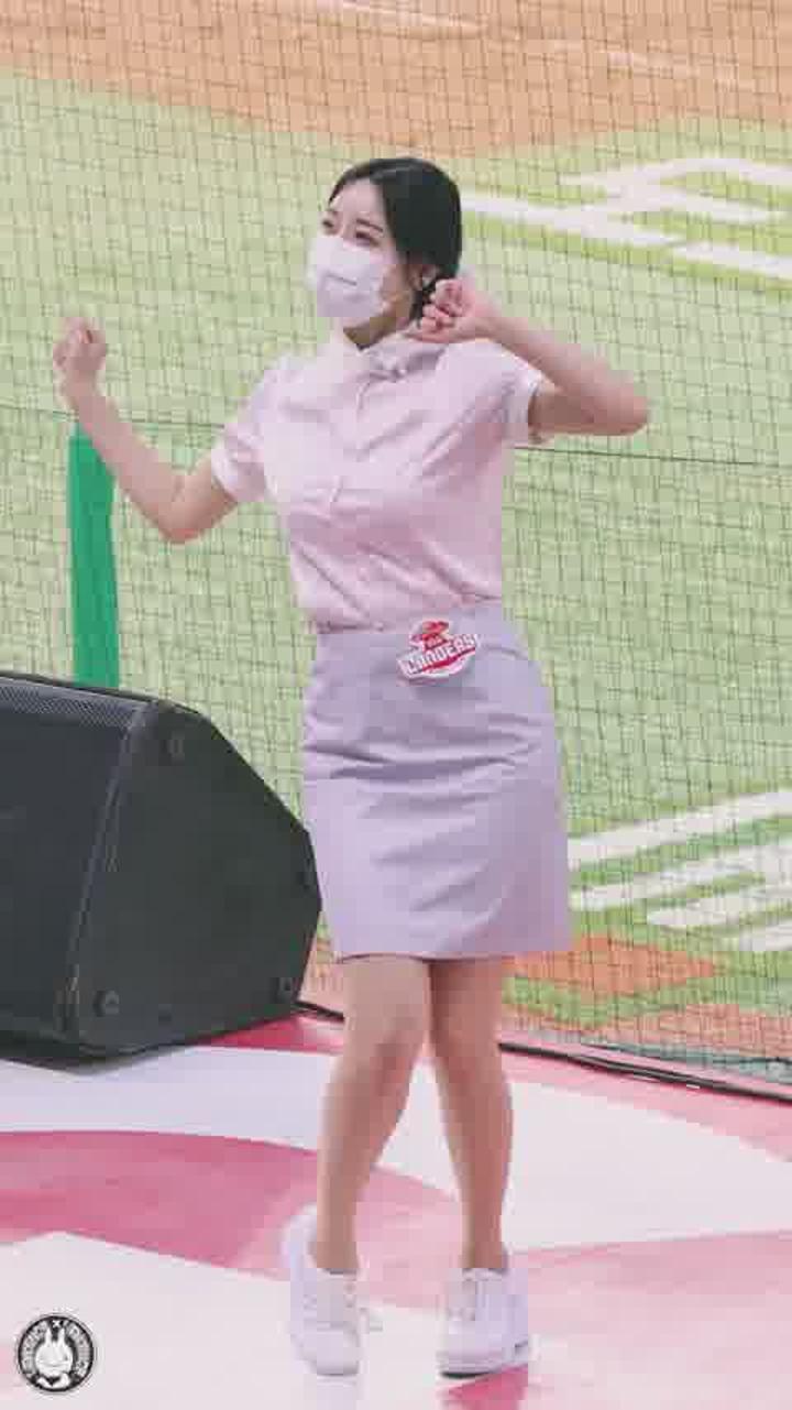 210517 치어리더 안이랑 직캠 (4) 비디오 썸네일 이미지