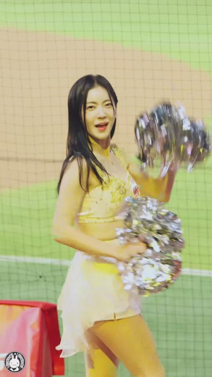 240403 치어리더 이엄지 직캠 (1) 비디오 썸네일 이미지