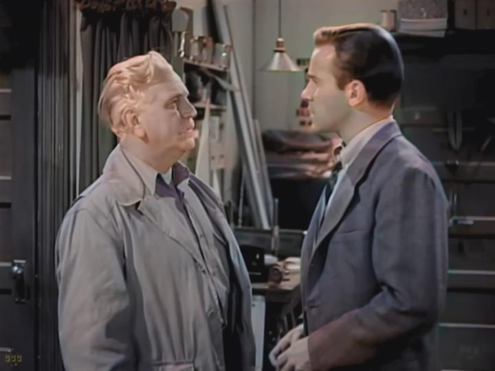A Stranger in Town(1943,Romance)_마을의 낯선 사람 비디오 썸네일 이미지