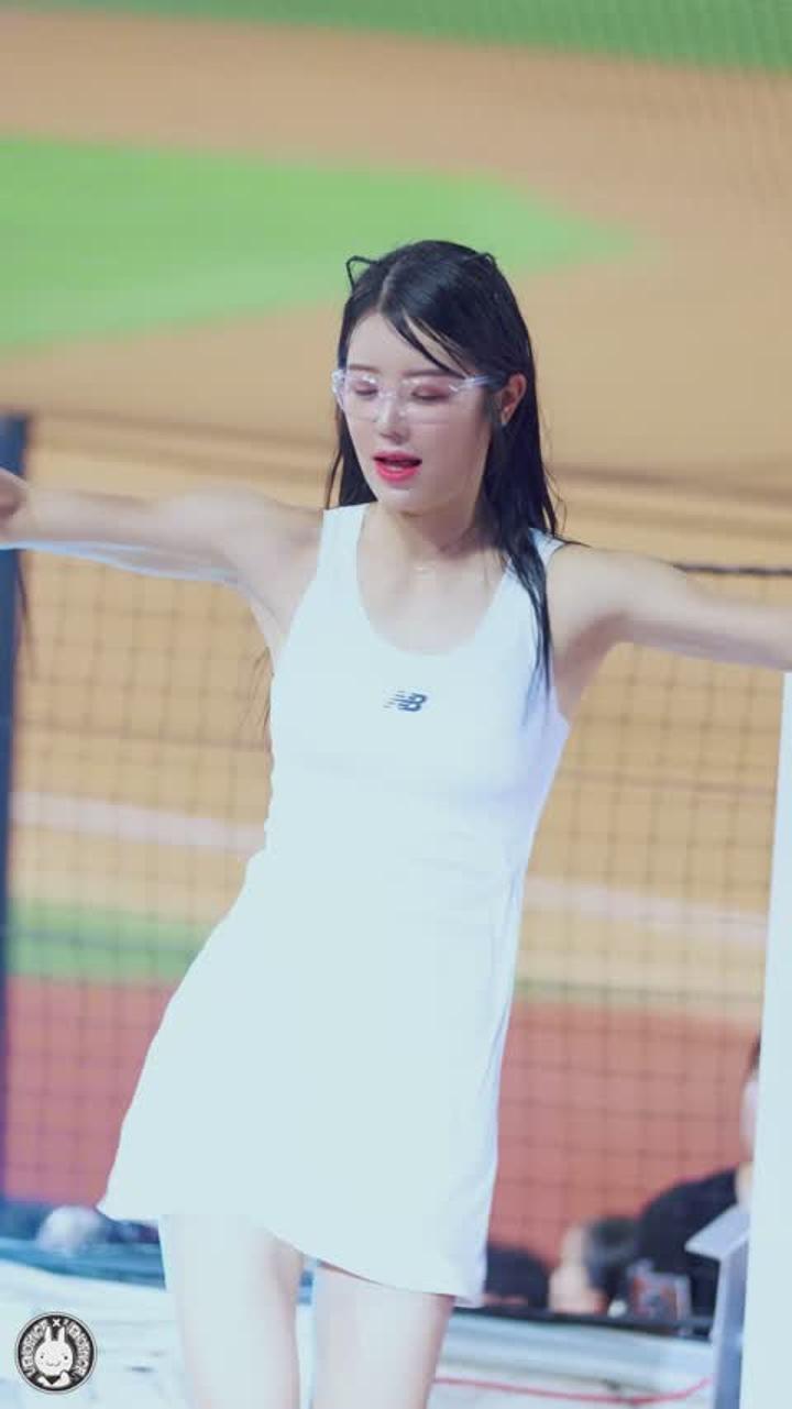 240817 치어리더 신세희 직캠 (3) 비디오 썸네일 이미지