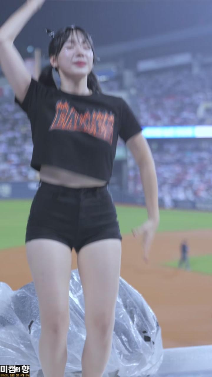 240824 치어리더 하지원 직캠 (1) 비디오 썸네일 이미지
