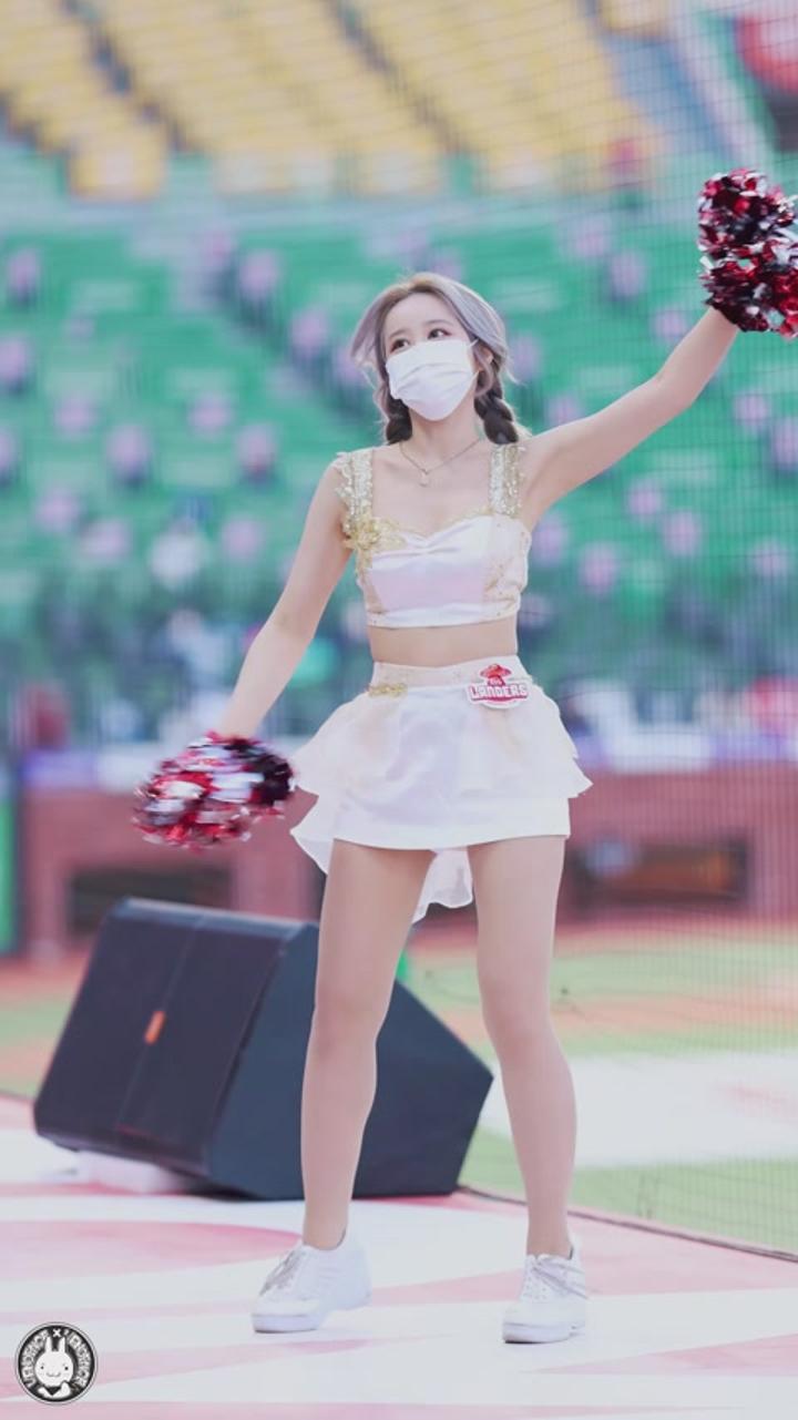 210414 치어리더 오채현 직캠 비디오 썸네일 이미지