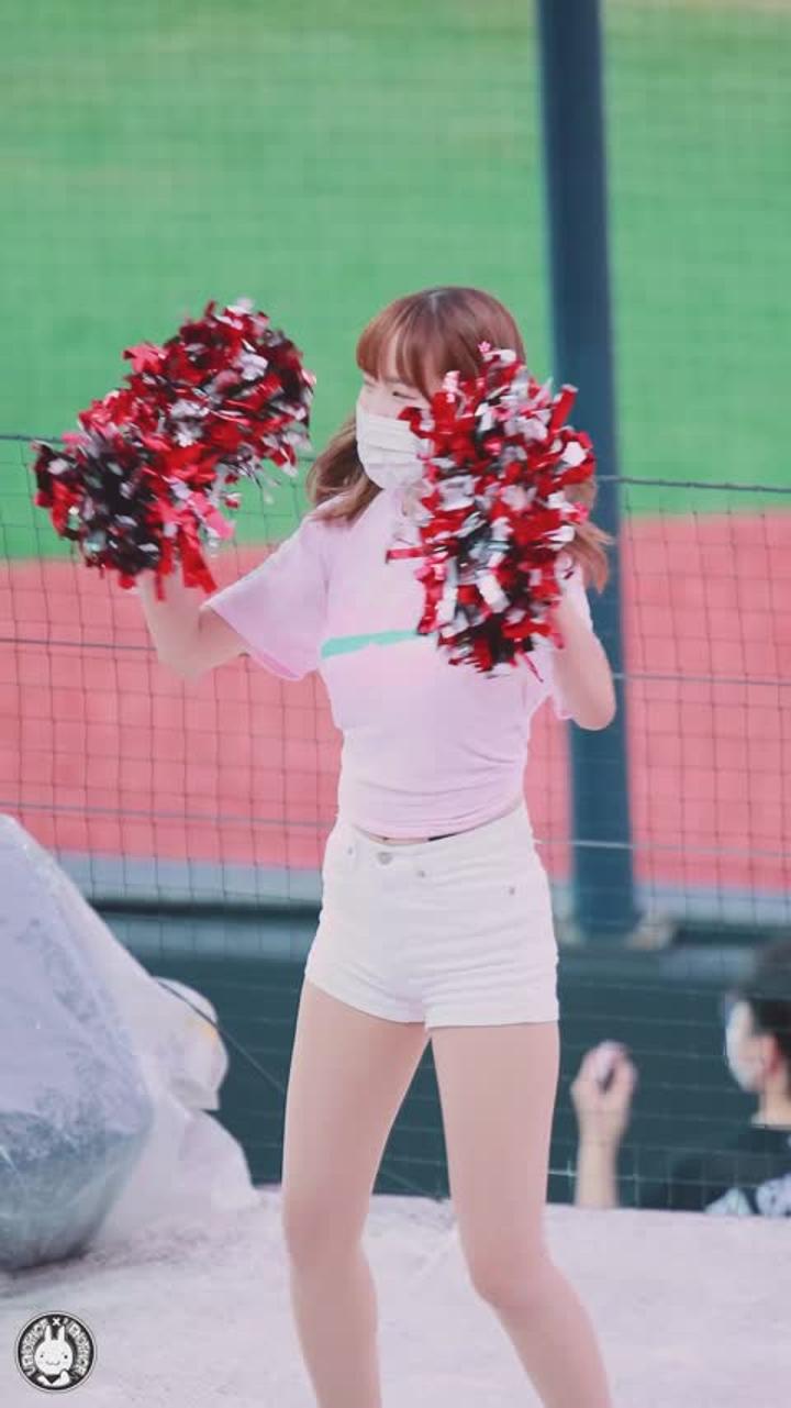 200812 치어리더 유주흔 직캠 비디오 썸네일 이미지