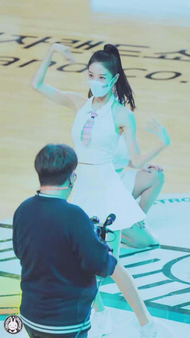 201101 치어리더 신세희 직캠 (2) 비디오 썸네일 이미지