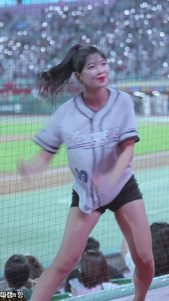 240818 치어리더 최석화 직캠 (4) 비디오 썸네일 이미지
