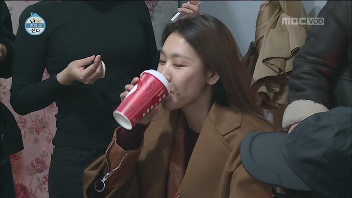 나 혼자 산다.E225.171215.1080p-KING 비디오 썸네일 이미지