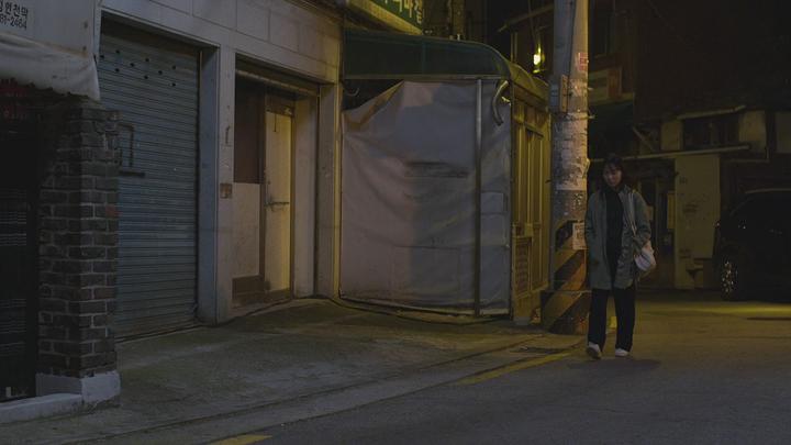 【FHD】밤의 문이 열린다 - 나를 찾아줘 Ghost.Walk.2019.KOREAN.1080p.WEBRip.x264-VXT 비디오 썸네일 이미지