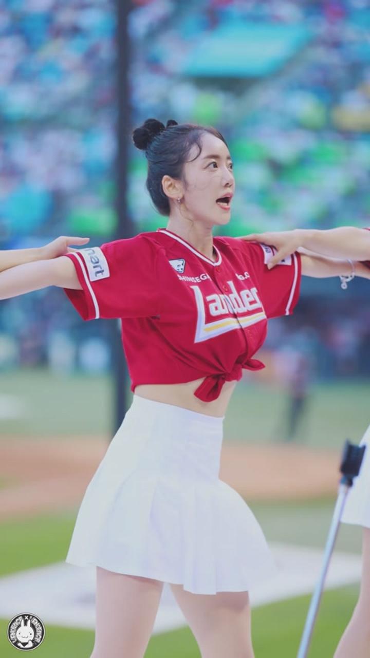 240630 치어리더 이엄지 직캠 (2) 비디오 썸네일 이미지