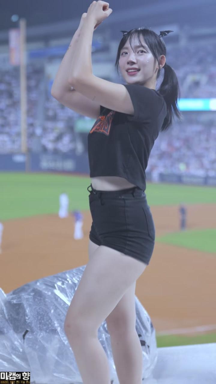 240824 치어리더 하지원 직캠 (3) 비디오 썸네일 이미지