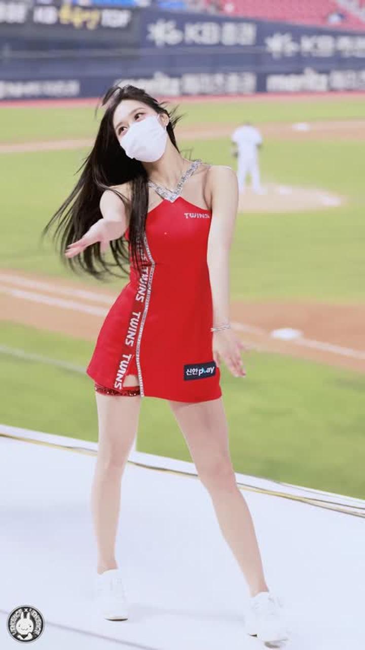 220420 치어리더 유세리 직캠 비디오 썸네일 이미지